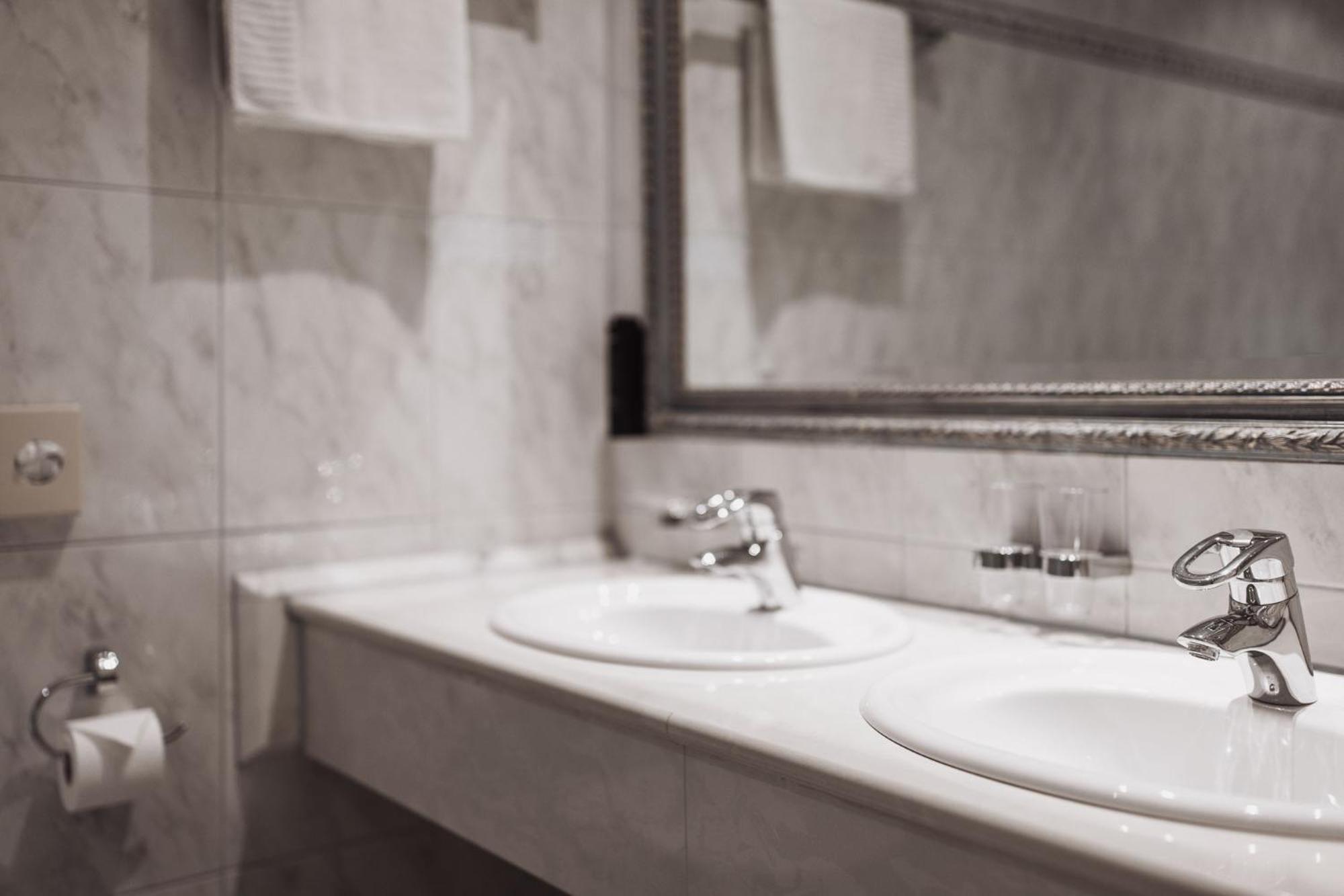 Hotel Montis - Active Nature Spa Brunico Ngoại thất bức ảnh