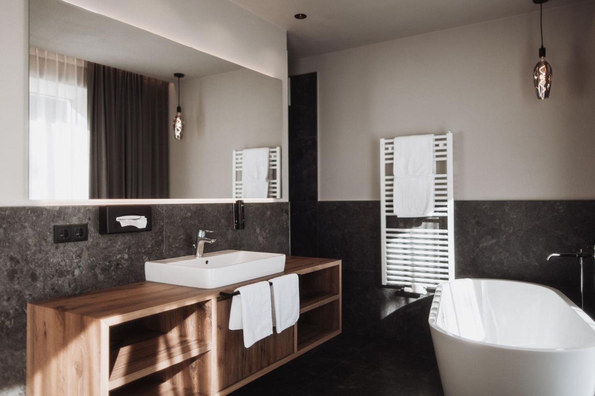 Hotel Montis - Active Nature Spa Brunico Ngoại thất bức ảnh